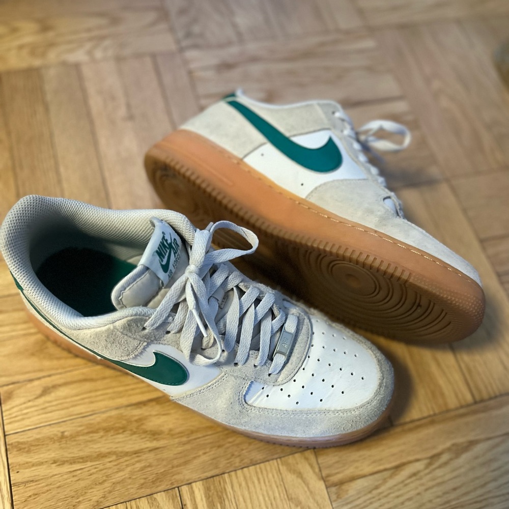 Nike Air Force 1 Low '07 LV8
Phantom Malachite Gum